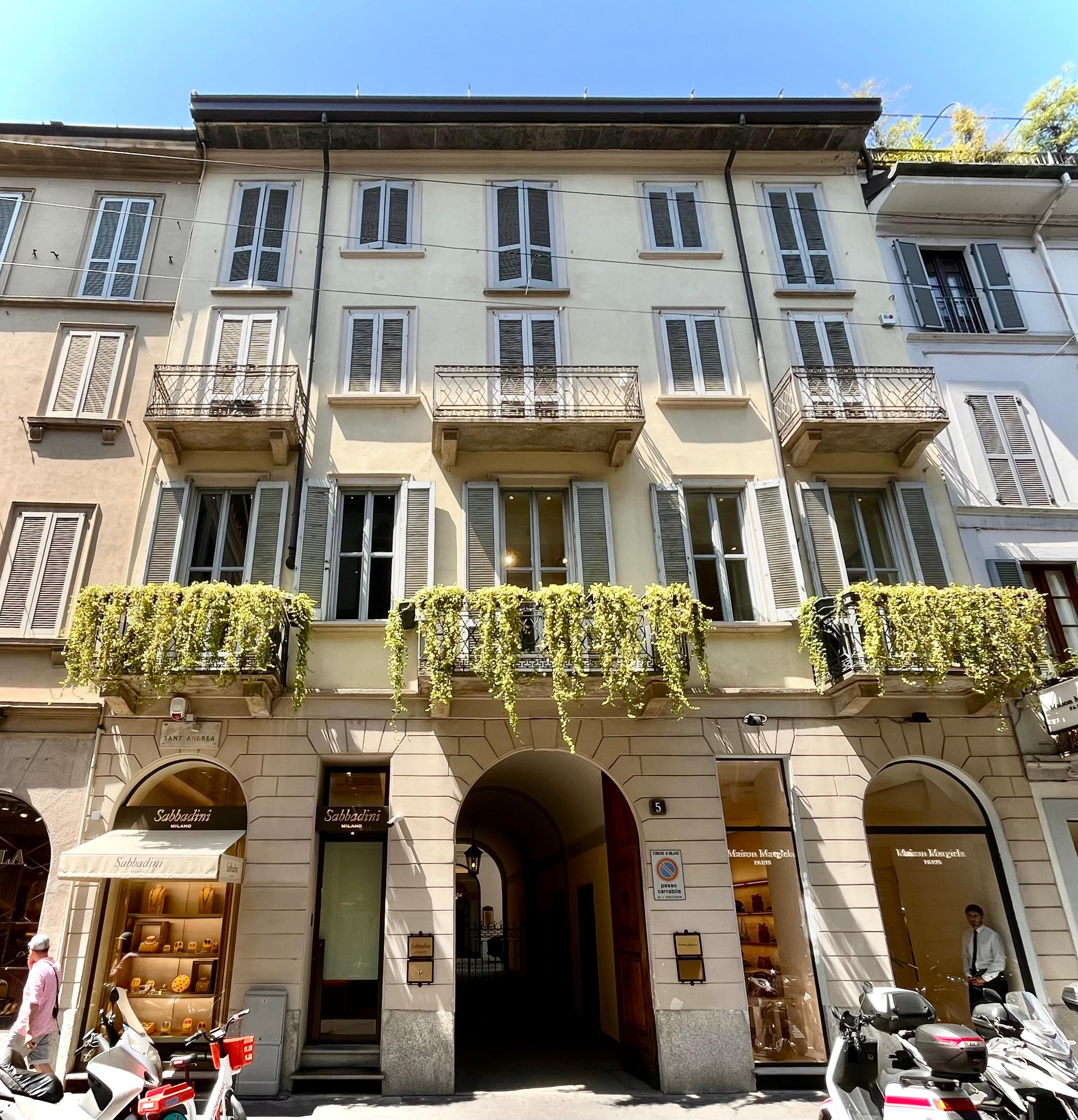 Quadrilocale con terrazzo in affitto a Milano San Babila